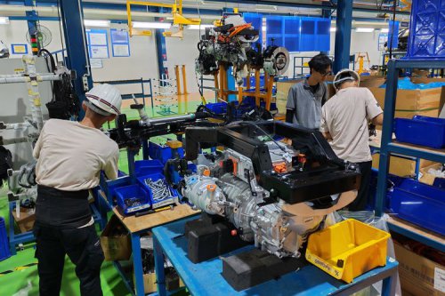 Intip Pabrik Perakitan Aletra di Purwakarta