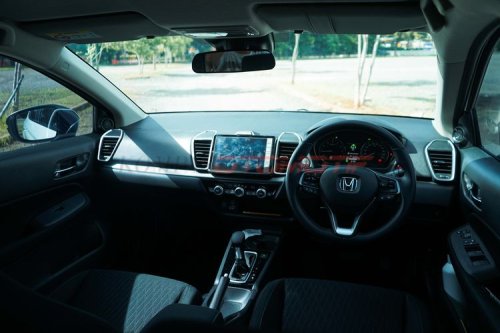 Toyota, Toyota Vios, Honda, Honda City, Komparasi Toyota Vios Hybrid dan Honda City Sedan Sensing