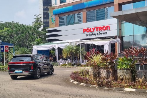 Polytron Buka Showroom Mobil Listrik Pertama di Jakarta