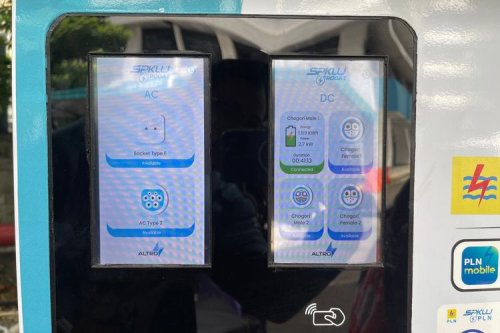 Kata Driver Ojol Usai Jajal Fast Charging Motor Listrik PLN