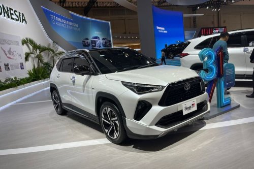 Komparasi Mitsubishi XForce Hybrid Vs Toyota Yaris Cross Hybrid