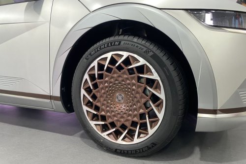 Kenapa Mobil Listrik Tidak Dibekali Dengan Ban Serep?