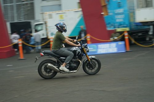 Impresi Singkat Jajal Triumph Speed 400 di IIMS 2026