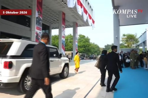 Sejumlah Menteri Mulai Gunakan Mobil Maung Buatan Pindad