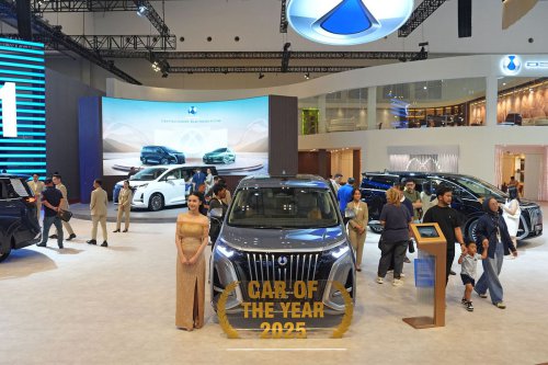 Komparasi MPV Mewah: Denza D9, Toyota Alphard, dan Lexus LM