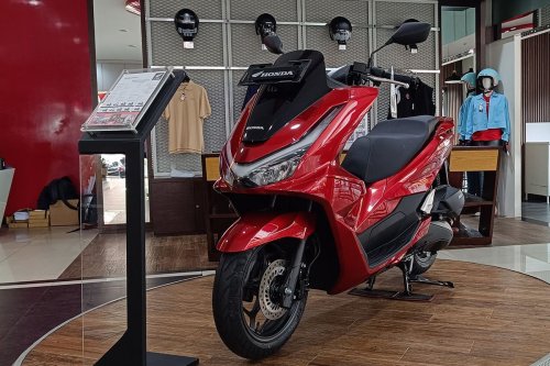 Honda, Diskon Honda PCX 160 September 2025 Tembus Rp 1 Jutaan