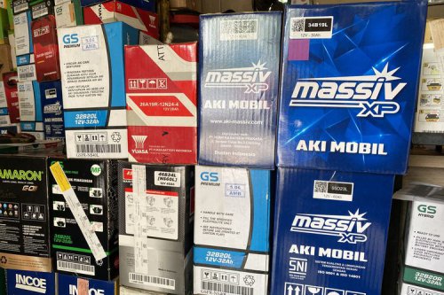 Cara Menjaga Performa Aki Mobil agar Tidak Soak