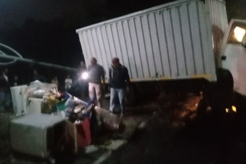 Tabrakan Beruntun di Jalur Puncak: Kuasai Rem & Transmisi di Turunan