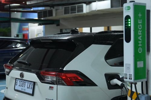 Bedah Teknologi RAV4 GR Sport PHEV: Apa Bedanya dengan Hybrid Biasa?