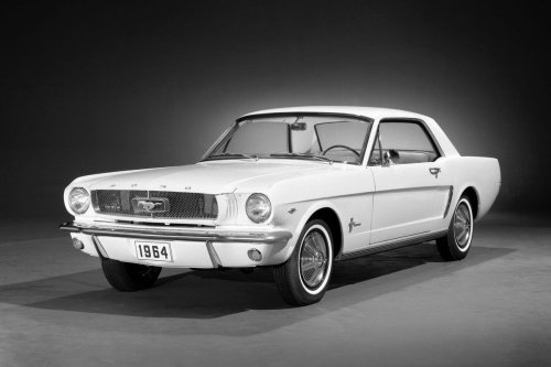 Ford, Ford Mustang, Asal-usul Nama Ford Mustang, Benarkah dari Kuda Liar?