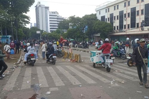 Mitsubishi, Diler Mitsubishi Cempaka Putih dan Matraman Tutup Sementara karena Aksi Massa