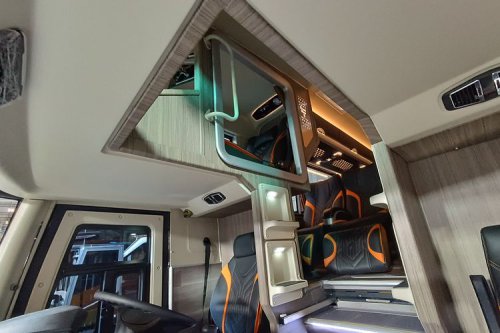 Varian Baru Jetbus 5 di GJAW 2025, Ada Unicoach dengan Tiga Kelas