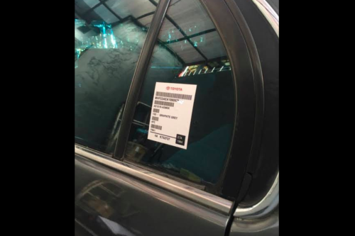 Stiker di Mobil Baru Baiknya Dilepas, Tak Pengaruhi Nilai Jual