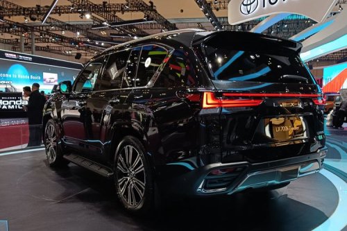 Lexus, Lexus LX, Lexus LX 700h: SUV Flagship dengan Teknologi Hybrid dan Fitur Premium