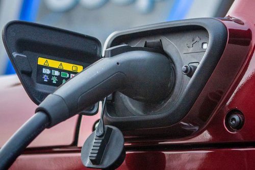 Ulik Perbedaan Sistem PHEV dan EREV