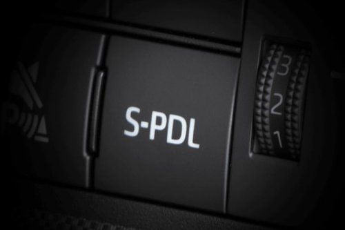 Fitur Unggulan Daihatsu Rocky e-Smart Hybrid di Jakarta