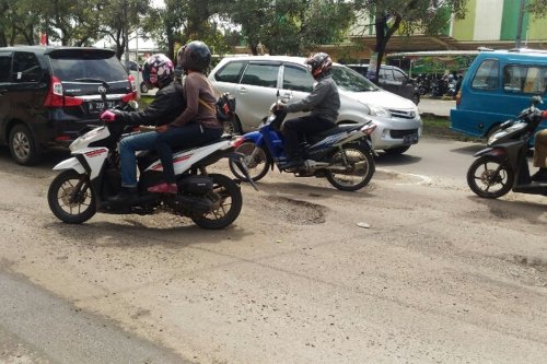 Hindari Lubang Boleh, Asal Jangan Panik Banting Setang
