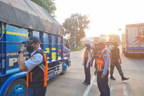 Jenis Truk yang Kena Pembatasan Operasional di Jalan Pantura Kendal