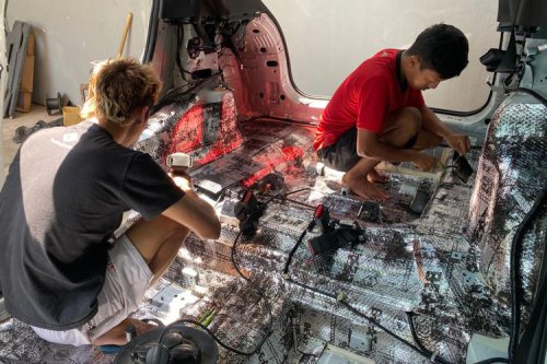 Peredam Kabin Bikin Audio Mobil Lebih Jernih, Mitos atau Fakta?