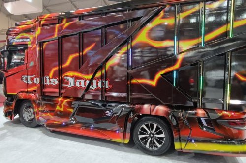 Modifikasi Canter, Berubah Total dan Pakai Pelek Pajero Sport