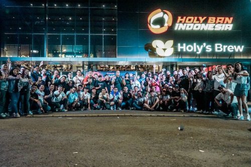 Ratusan Mobil Modifikasi Ramaikan Car Meet Up Night