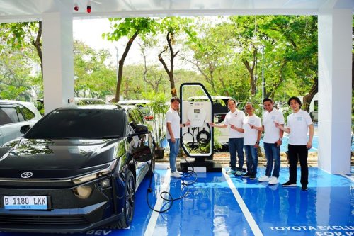 Toyota, Toyota Hadirkan Charging Spot Gratis dan Parkir Khusus EV di Bekasi