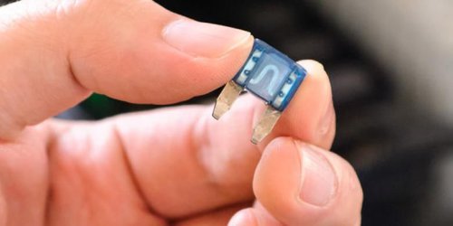 Cegah Motor Tiba-tiba Terbakar, Perhatikan Sekring yang Putus