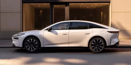 Toyota, Toyota bZ7 Debut di China, 1 Jam Kantongi 3.100 Pesanan