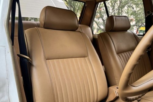 Restorasi Interior Mobil Klasik Bisa Dongkrak Harga Jual