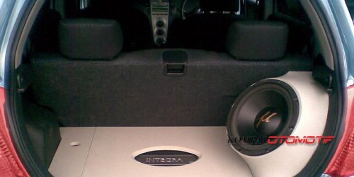 Memilih Kabel Audio: Kunci Suara Berkualitas di Mobil