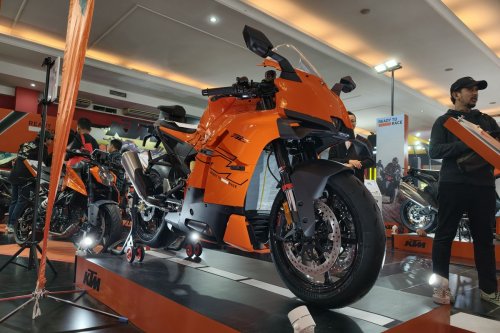 KTM, KTM RC 990 R Meluncur di IIMS 2026: Supersport Jumlah Terbatas
