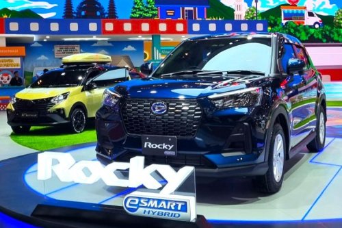 Real Hybrid Rocky Vs Super Hybrid Tiggo Cross, Pilih yang Mana?