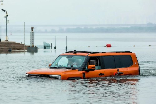 Jetour, Jetour G700 Taklukkan Sungai Minjiang: Uji Ekstrem Jip Amfibi