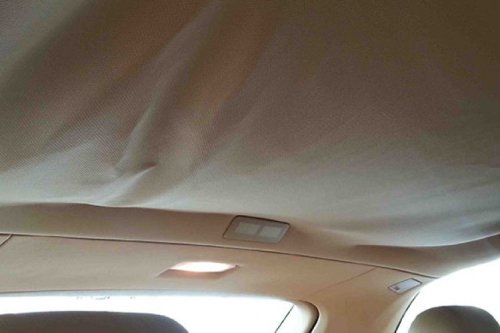 Sering Merokok di Mobil? Ini Dampaknya pada Plafon Kabin