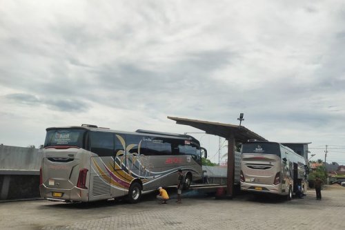 Melihat Persiapan Bus PO SAN Saat di Garasi Pusat