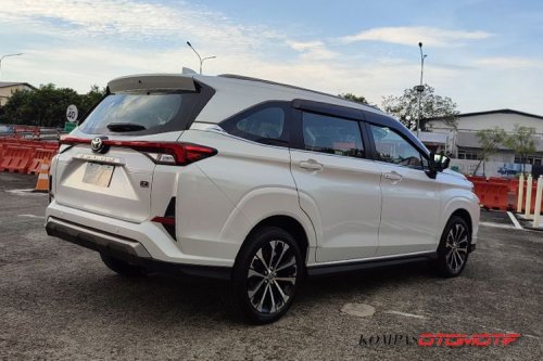 Toyota, Kehadiran Toyota Veloz Hybrid: Efisiensi Bahan Bakar Menarik