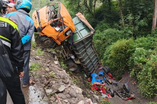 Bahaya Truk ODOL di Tanjakan: Rentan Gagal Nanjak