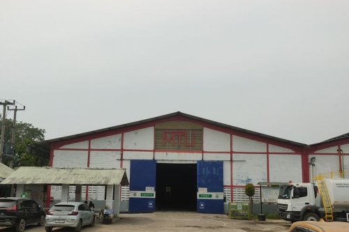 Truk China Jadi Mimpi Buruk Bagi Karoseri Indonesia