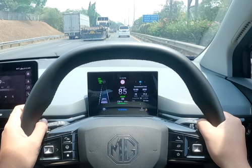 Cara Menjaga Jarak Aman dari Pengemudi Agresif di Jalan