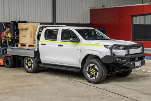 Toyota, Toyota Hilux, Toyota Hilux BEV 2026 Hadir, Pikap Listrik dengan AWD