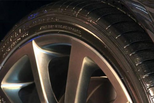 Pakai Semir Sembarangan Bisa Berisiko Bikin Dinding Ban Retak