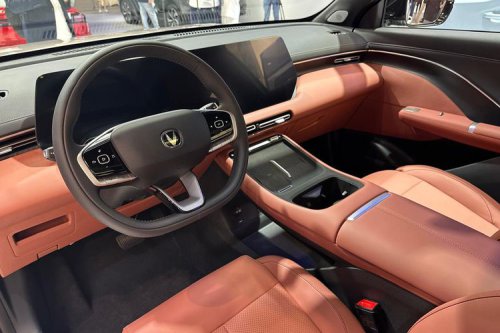 Ulik Spesifikasi Changan CS55 Plus HEV, Cocok Masuk ke Indonesia?