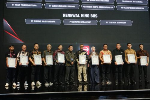 Cara Hino Aperesiasi Mitra Karoseri di GIIAS 2025