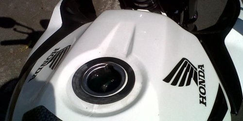 Hindari Bahaya Ini Saat Isi Bensin di SPBU