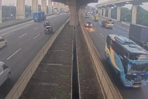 Mengapa Truk dan Bus Dilarang di Lajur Kanan Jalan Tol?