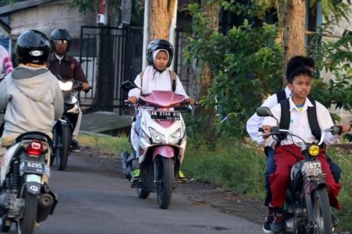Anak Sekolah yang Punya SIM Belum Tentu Aman di Jalan