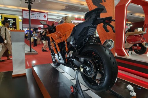 KTM, KTM RC 990 R Meluncur di IIMS 2026: Supersport Jumlah Terbatas