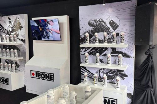 Pelumas Motor Unjuk Gigi dengan Konsep Interaktif