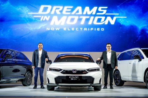 Honda, Honda Civic, IIMS Surabaya 2025: Honda Civic Hybrid Pertama Kali Hadir ke Publik