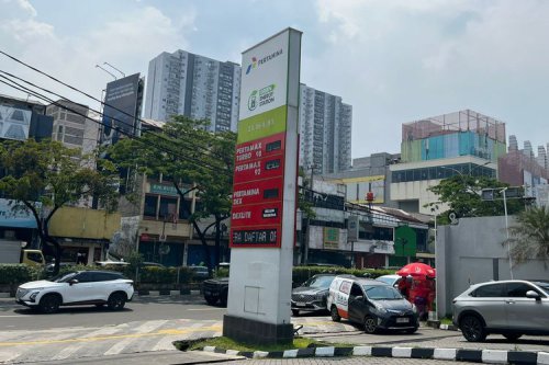 Jelang Harga BBM Naik, Pengendara Mulai Isi Full Tank